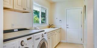 2 Bowie Road Gallery 32