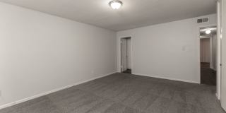 Colonial Apartments Gallery 65