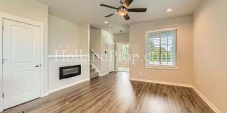 ** NEW PRICE ** Gorgeous 3-Bed Hillsboro Home with a Fenced Yard! Gallery 7