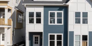 Beautiful Charlotte Park Townhome With Two Car Garage Gallery 43