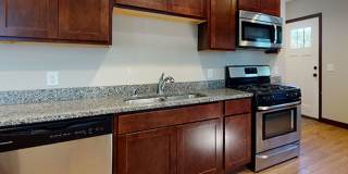 Affordable 5-Bedroom House close to U of M Campus Gallery 1