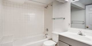 1246 Jackson Street Gallery 19