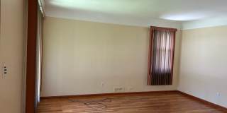 Brick 4 Bedrooms house is South Euclid With 2 Cars Detached Garage for Rent Gallery 19