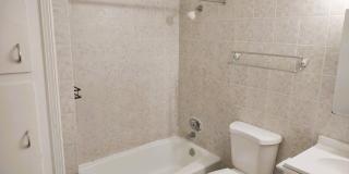 Great Two Story Eastside Townhome With Refrigerated Air Located In Quiet Well Established Neighborhood Gallery 22