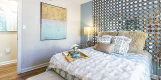 Lake House at Martin's Landing Gallery 9