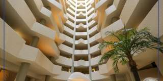 **PARK SHORE BEAUTY WALK TO VENETIAN VILLAGE ** ESPLANADE** NICE AMENITIES ** 2 BEDROOM CONDO ON THE BEACH ** Gallery 44
