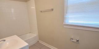 205 Henry Street Pensacola, FL 32507 MOVE IN SPECIAL: HALF OFF first full month of rent!!! Gallery 14