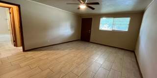 Duplex close to downtown Springdale, walking distance to fast food and medical Gallery 3