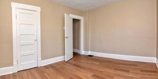 Newly Remodeled 3BR/1.5BA Townhome - Bates Hendricks Gallery 19