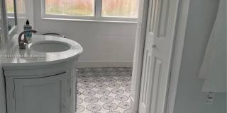 1560 NE 145th St Gallery 13