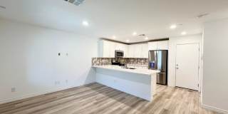 NEWER BUILD 3BD/2.5BA TOWNHOUSE IN NORTHWEST Gallery 4