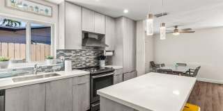 1121 N 66th Terrace Gallery 7