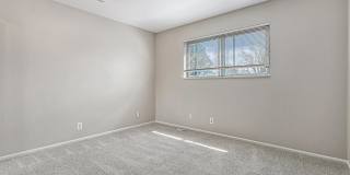Charming Townhouse with Gas Fireplace & Basement Retreat in Columbine Lakes Community! Gallery 5