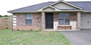 Mission Ranch- 2 Bedroom Duplex for Rent in Lindale! Gallery 1