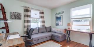 ***VACATION HOME AVAILABLE FROM MAY 15TH- OCTOBER 31ST*** MONTH TO MONTH Gallery 21