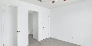Spacious 2 Bed/2.5 Bath Townhome in POOL CONDO COMPLEX! Gallery 24