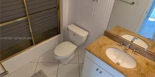 301 NE 14th Ave Gallery 9