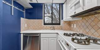 Professionally Managed, 2 Bedroom Corner Unit // Glover Park // Parking Included Gallery 8