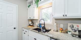 Charming 4 bedroom, 3 bathroom with lots of outdoor living space. Gallery 8