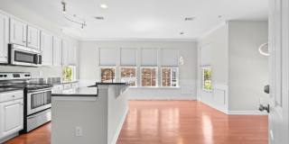 Modern & Spacious 2BR Townhouse in Myrtle Beach Gallery 4