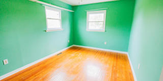 300 MACCLELLAND Avenue Gallery 27