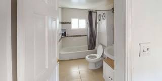 521 Green Street - B Gallery 7