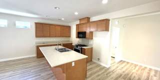 Beautiful 2 Bedroom 2 Bath Home in Four Seasons HOA Gallery 5