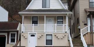 587 PEACOCK Street Gallery 1
