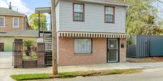 Charming Studio in a Great Location – $1,100/month Gallery 1