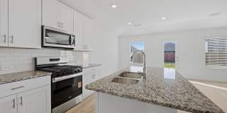 NEW CONTRUCTION 3/2/2 FOR LEASE IN SHERMAN! Gallery 13
