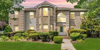 Renovated 5BR Colonial with Pool in North Dover Gallery 1