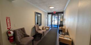 Great Location with Heat/HW Incl! Brookline 2-Bed/1-Bath for 9/1 Move-In Gallery 6