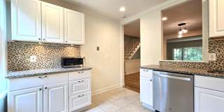 Beautifully Updated 3BR/3.5BA Townhome in Sought-After Westbard Mews!! Gallery 8