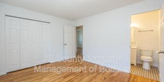 425 S 40th St Gallery 11