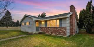 4 Bed 2 Bath Rancher Original Hardwood Floors Corner lot 2400 Sq/Ft of space Gallery 1