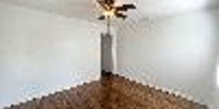2555 Myra Street Gallery 13