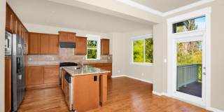 Redmond 5 Bedroom Charmer Gallery 10