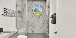 2100 Miami Rd Gallery 16