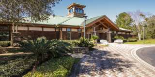 Luxury 4-bedroom - 4 bath with garage Gallery 45