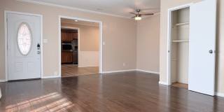 Charming 3BR / 2BA house in Altadena, located on a spacious corner lot in West Altadena. Gallery 5