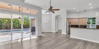 558 NW 118th Ave Gallery 14