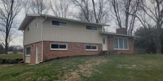 4 Bedroom / 2 Bath Home Kingsport, TN Gallery 1
