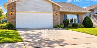 4-Bed/2-Bath Home with Soaring Ceilings, Luxury Kitchen, & Outdoor Living Gallery 1
