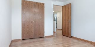 Newly Remodeled 2 Bedroom + den near Hilldale Mall Gallery 21