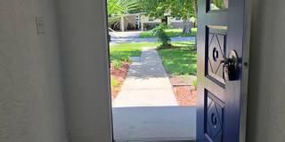 FOR RENT!!! SIMPLY STUNNING AND SPACIUS 3 BED 2 BATH SINGLE FAMILY HOME.. Gallery 48