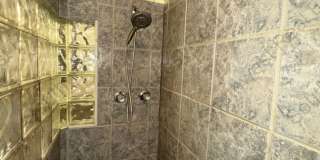 Spacious 3 bedroom, 2 bathroom Home. PET FRIENDLY! Gallery 8