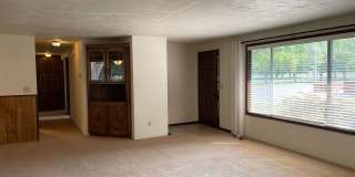 Very Nice 3 Bedroom 2 Bath Home-Located on a Corner Lot Gallery 8