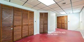 Room in 6 Bedroom Home at Oak Park Rd Gallery 7