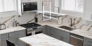 4831 Riverton Ave Gallery 1