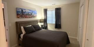 Short-mid term housing, furnished condo 2 bed/2 bath walking distance to Pearl St., CU and close to Hiking and Biking Gallery 31